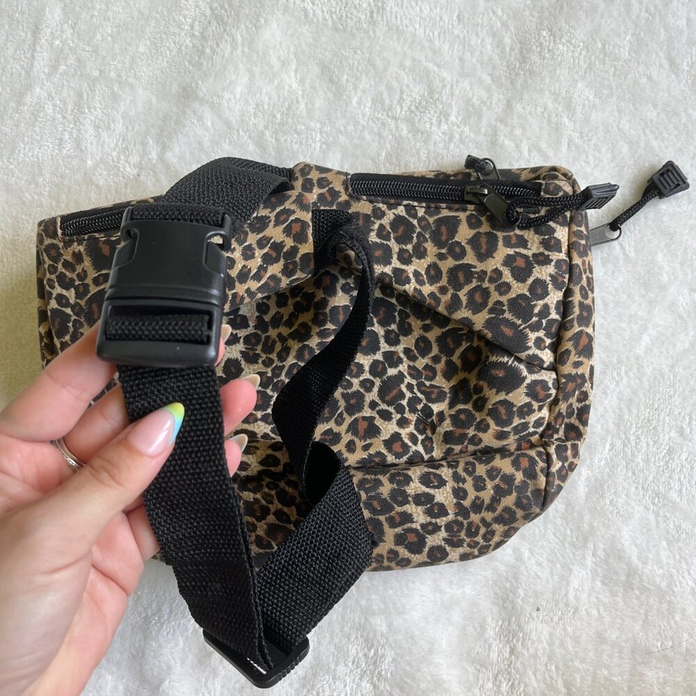 3/$30 🌟 Alfagear Leopard Print Fanny Pack - Picture 7 of 7